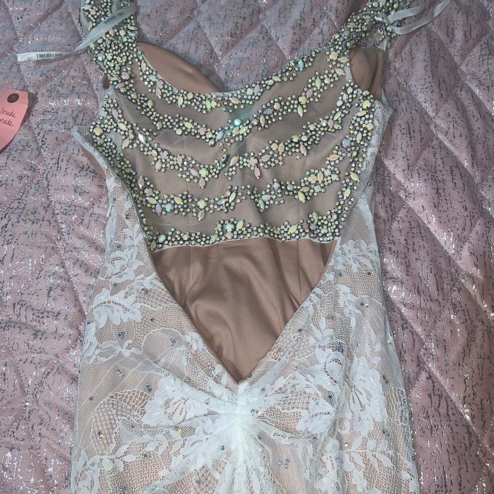 Dress - Picture 5 of 9